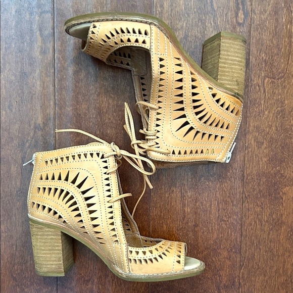 Jeffrey Campbell Stylish Cordillo Lace-Up Mule Tan Peep-Toe Heel, Size 5 - Picture 4 of 15